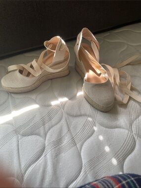 Ankle-Tie Espadrille Wedge Heels in Cream